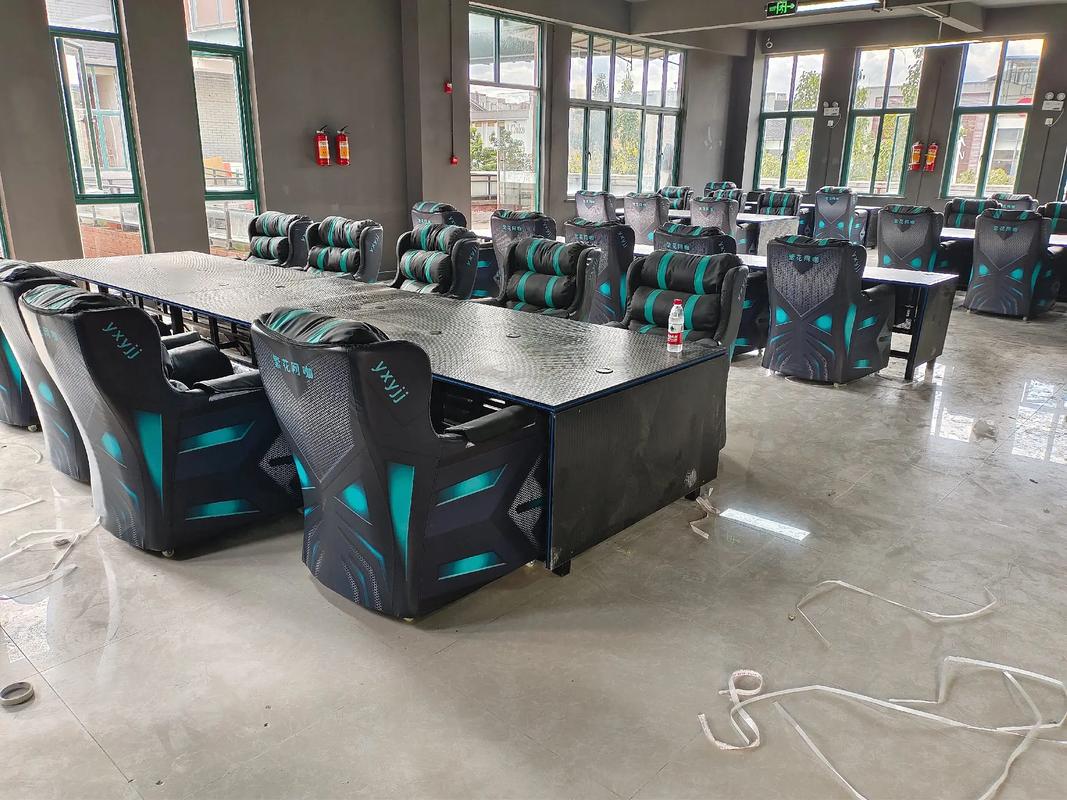 專業生產廠家源頭直供 網咖沙發、桌子、桌面機箱與網吧家具全解析