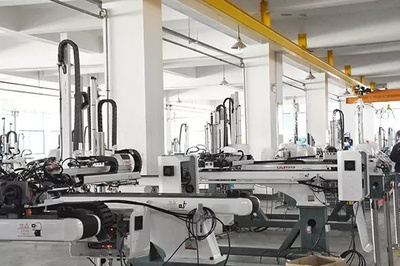 智能機(jī)械手 引領(lǐng)自動化浪潮，智能工廠的未來已至